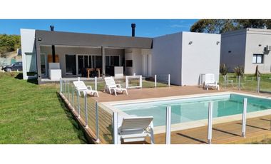 CASA EN VENTA EN COSTA ESMERALDA - ECUESTRE 275