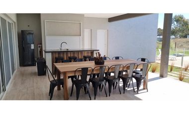 CASA EN VENTA EN COSTA ESMERALDA - ECUESTRE 275