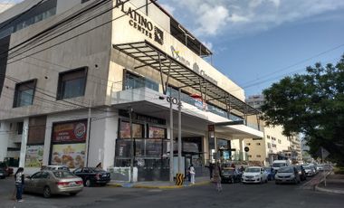 Renta Local en plaza comercial  Platinum Center