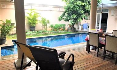 Dijual Rumah Siap Huni Konsep Klasik di Cipete Kondisi Semi Furnished