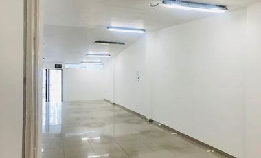 oficina en arriendo/venta en santa maria del lago. Cod A1002208