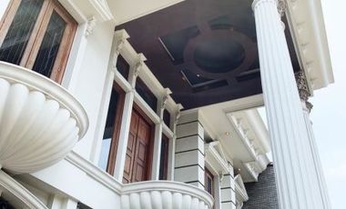 Luxury House with best price Sumatra Street, Gubeng, Surabaya