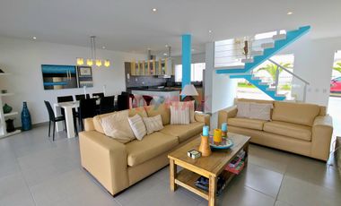 Exclusiva Casa En Venta – Lomas Del Mar | Vista Panorámica Al Mar Y Al Atardecer