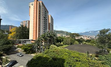 apartamento en arriendo en loma de las brujas. Cod A776736