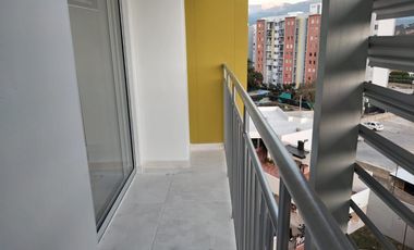 apartamento en arriendo en prados del este. Cod A11198