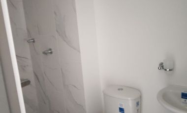 apartamento en arriendo en prados del este. Cod A11198