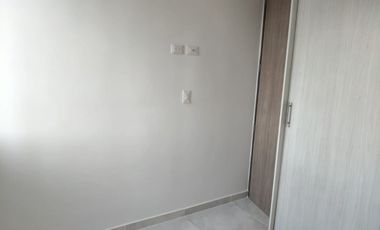 apartamento en arriendo en prados del este. Cod A11198