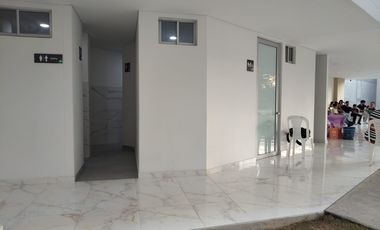 apartamento en arriendo en prados del este. Cod A11198