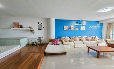 Beachfront Sea View Condo in Hua Hin at Chukamol Condominium