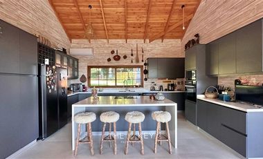 Casa en venta de 5 dorm. en Villarrica La Puntilla