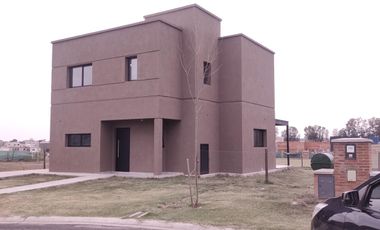 Casa en venta en Santa Elisa Pilar del este | VCO Propiedades