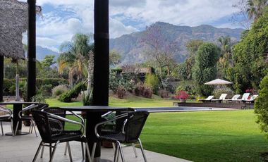 Vendo preciosa propiedad con vista panorámica a las montañas en Tepoztlán Morelo
