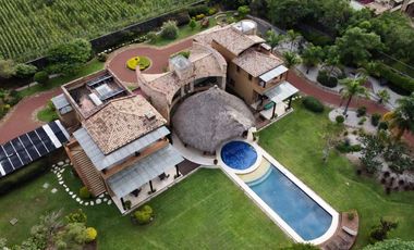 Vendo preciosa propiedad con vista panorámica a las montañas en Tepoztlán Morelo