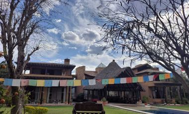 Vendo preciosa propiedad con vista panorámica a las montañas en Tepoztlán Morelo