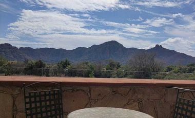 Vendo preciosa propiedad con vista panorámica a las montañas en Tepoztlán Morelo
