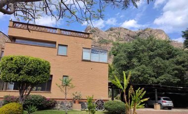 Vendo preciosa propiedad con vista panorámica a las montañas en Tepoztlán Morelo