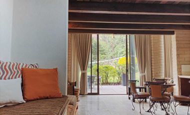 Vendo preciosa propiedad con vista panorámica a las montañas en Tepoztlán Morelo