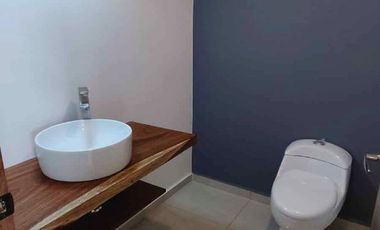 En venta casa con jardín y acabados de lujo en Coatepec
