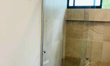 En venta casa con jardín y acabados de lujo en Coatepec