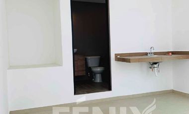 En venta casa con jardín y acabados de lujo en Coatepec