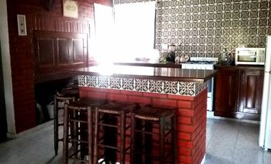 EXCELENTE CASA DE 4 AMBIENTES EN COSTA DEL ESTE