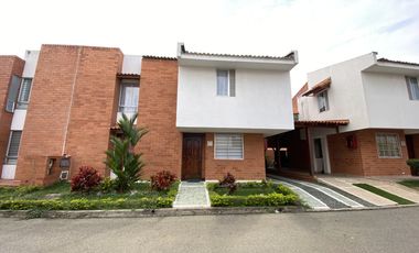 casa en venta en cinco soles. Cod V17149