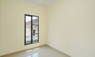 Rumah 10 menit ke Plaza Taman Harapan Baru SHM Hadap Utara J-35820