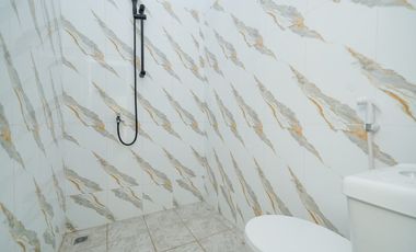 Rumah 10 menit ke Plaza Taman Harapan Baru SHM Hadap Utara J-35820