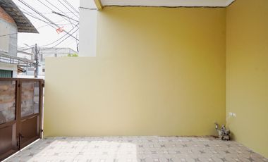 Rumah 10 menit ke Plaza Taman Harapan Baru SHM Hadap Utara J-35820