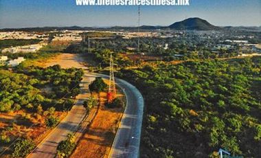 Encuentra el terreno perfecto para tu proyecto en avenida Cristóbal Colón en Mazatlán.