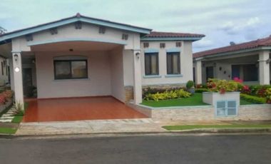 ALQUILO Y VENDO HERMOSA CASA EN LA CHORRERA COSTA VERDE SUMMERHILLS 3R