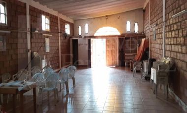 SALON CON GRAN TAMANIO