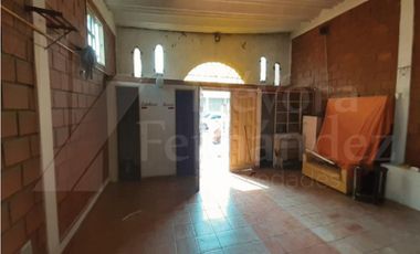 SALON CON GRAN TAMANIO