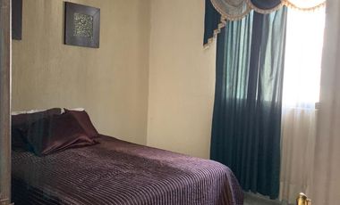 Casa con departamento y local en La Media Luna