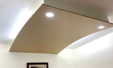 Casa con departamento y local en La Media Luna