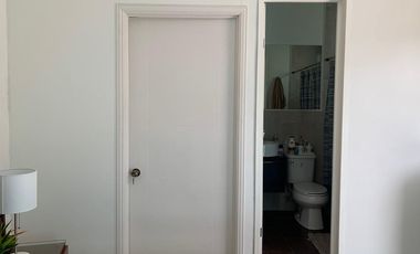 Casa con departamento y local en La Media Luna