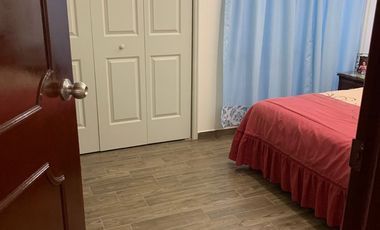 Casa con departamento y local en La Media Luna