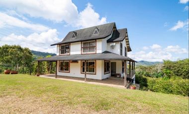 SE VENDE CASA CAMPESTRE EN LA CUMBRE REA 9.900 M2