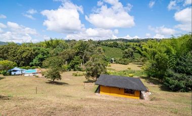 SE VENDE CASA CAMPESTRE EN LA CUMBRE REA 9.900 M2