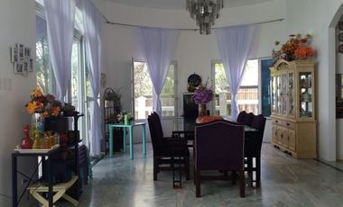 BIG PRICE REDUCED! LUXURIOUS BEACH HOME FRONTING APO ISLAND!!