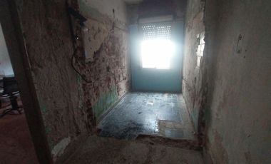 PH INTERNO CON 3 HABITACIONES, COCINA COMEDOR, LAVADERO CUBIERTO Y PATIO.