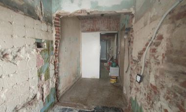 PH INTERNO CON 3 HABITACIONES, COCINA COMEDOR, LAVADERO CUBIERTO Y PATIO.