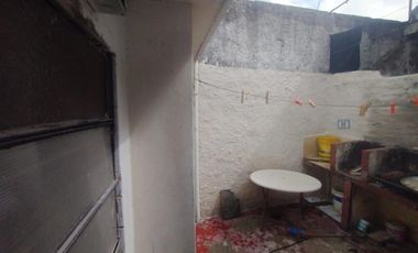 PH INTERNO CON 3 HABITACIONES, COCINA COMEDOR, LAVADERO CUBIERTO Y PATIO.