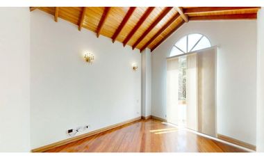 Casa en Venta y Arriendo en Transv. Superior Medellín