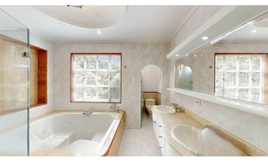 Casa en Venta y Arriendo en Transv. Superior Medellín
