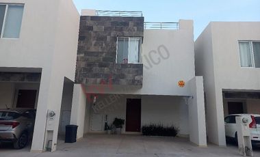 Casa en venta en Residencial Fuerte Ventura, con amplio jardin y terraza!