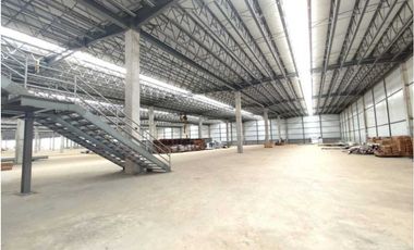 ALQUILER BODEGA COMERCIAL VIA TOCUMEN
