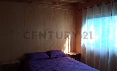 VENTA DE PARCELA CON 3 CABAÑAS A 5 KM DEL CENTRO DE PUCON EN PASAJE ARRIAGADA