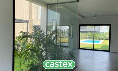 Casa en venta con vista al agua en Castaños, Nordelta