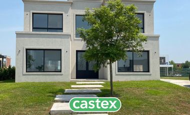 Casa en venta con vista al agua en Castaños, Nordelta